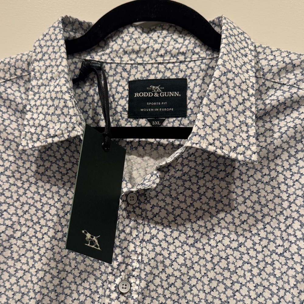 New! Rodd & Gunn sports fit long sleeve button up shirt.